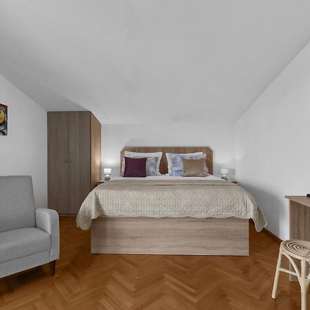 Apartments Ana Baška Voda Buitenkant foto