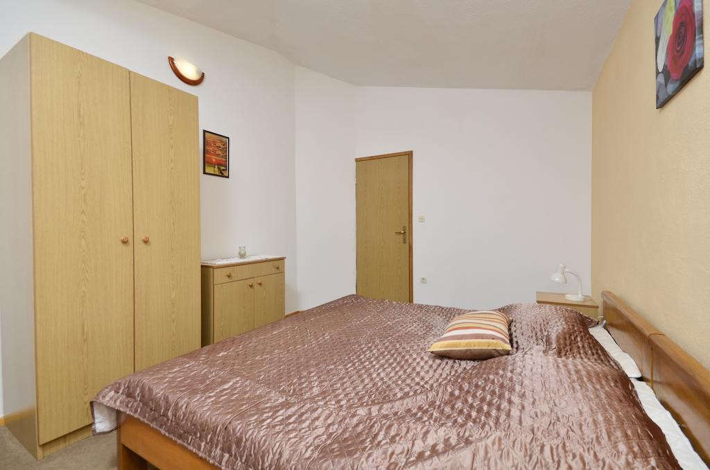 Apartments Ana Baška Voda Kamer foto
