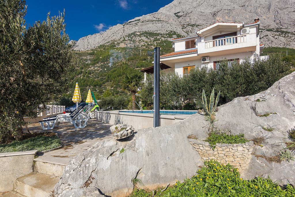 Apartments Ana Baška Voda Buitenkant foto